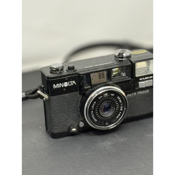 Minolta Hi-Matic AF2-M 38mm f/2.8 Point & Shoot 35 mm Film Camera - Picture 3 of 6